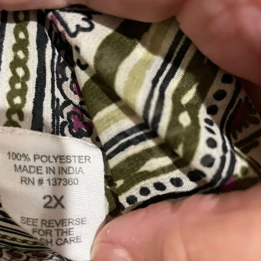 Women’s sheer Kimono or swimsuit cover with dragon print design.  2X - Picture 4 of 5